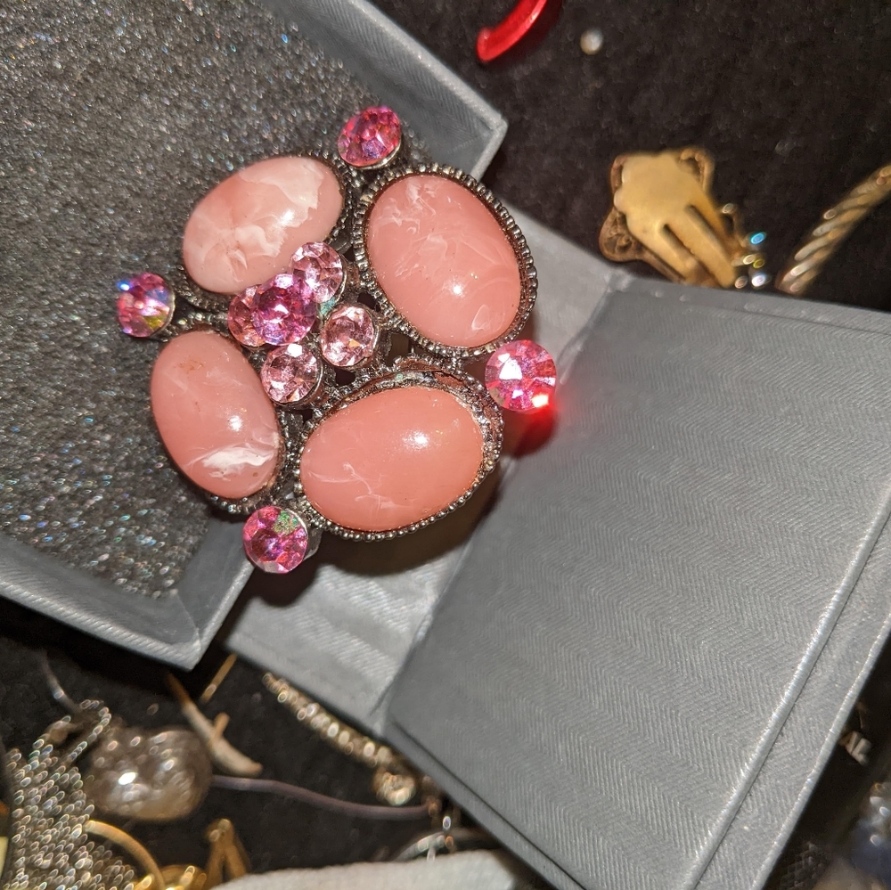 More stuff - Picture 3 of 16